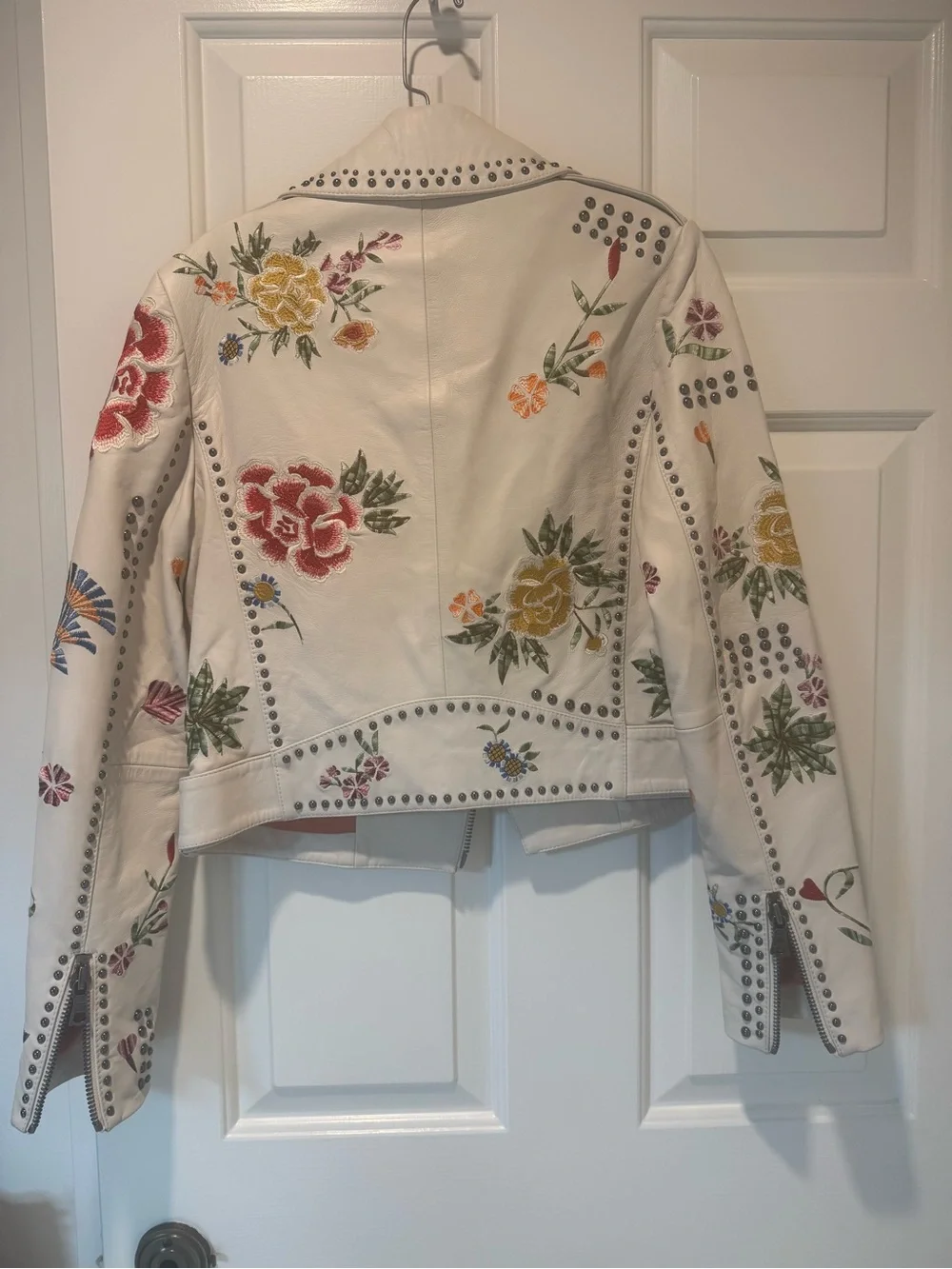 NWT Alice + Olivia White Embroidered Floral Leather Moto Jacket - Picture 4 of 5